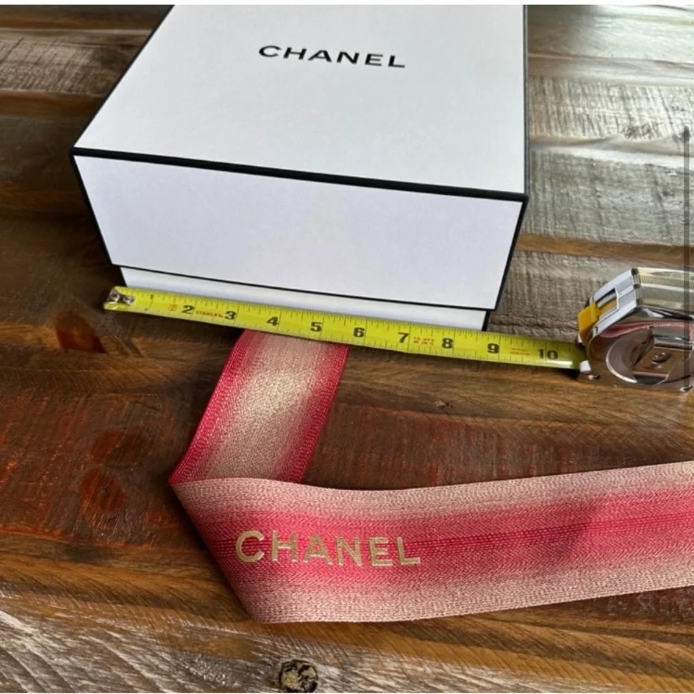 CHANNEL Box & Ribbon - Picture 5 of 9